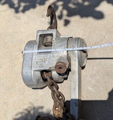 CHISHOLM-MOORE/CM HOIST DIVISION, MODEL B 40825 Puller 1-1/2 TON , Chain