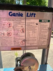 Genie Manual Material Lift DLB600A 500 lbs Capacity Hoist Crane