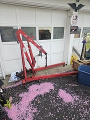 Hydraulic Engine Hoist with Load Leveler – 2-Ton Capacity