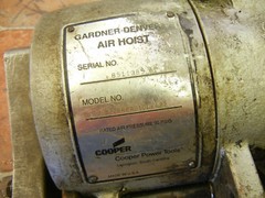 Gardner Denver P2 Series Hook Mounted Air Hoist Model P2HA22RRER010AKA22