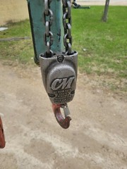 CM Model E 1/2 Ton Electric Chain Hoist w/Pendant 208-240/440-480V Convertible