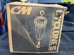Vtg CM CYCLONE SERIES 64622 MANUAL HAND CHAIN HOIST 1/2 TON CAPACITY Model S