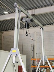 Aluminium Gantry Crane + Electric Chain Hoist (Barely Used)