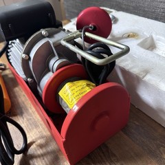 110VAC Electric Rope Hoist Winch with Wire Rope and Mount Plate 440-880lbs