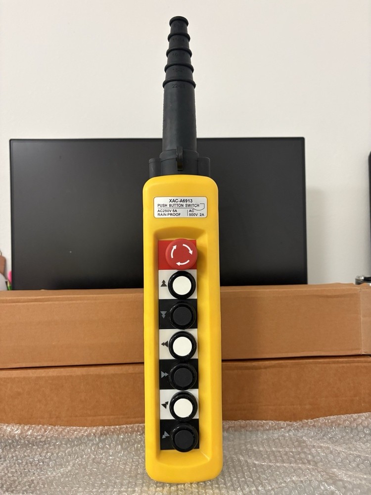 XAC-A6913 Crane Pendant Control Station 6 Button + Emergency Stop New