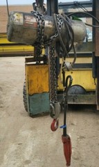CM Model E 1/2 Ton Electric Chain Hoist w/Pendant 208-240/440-480V Convertible