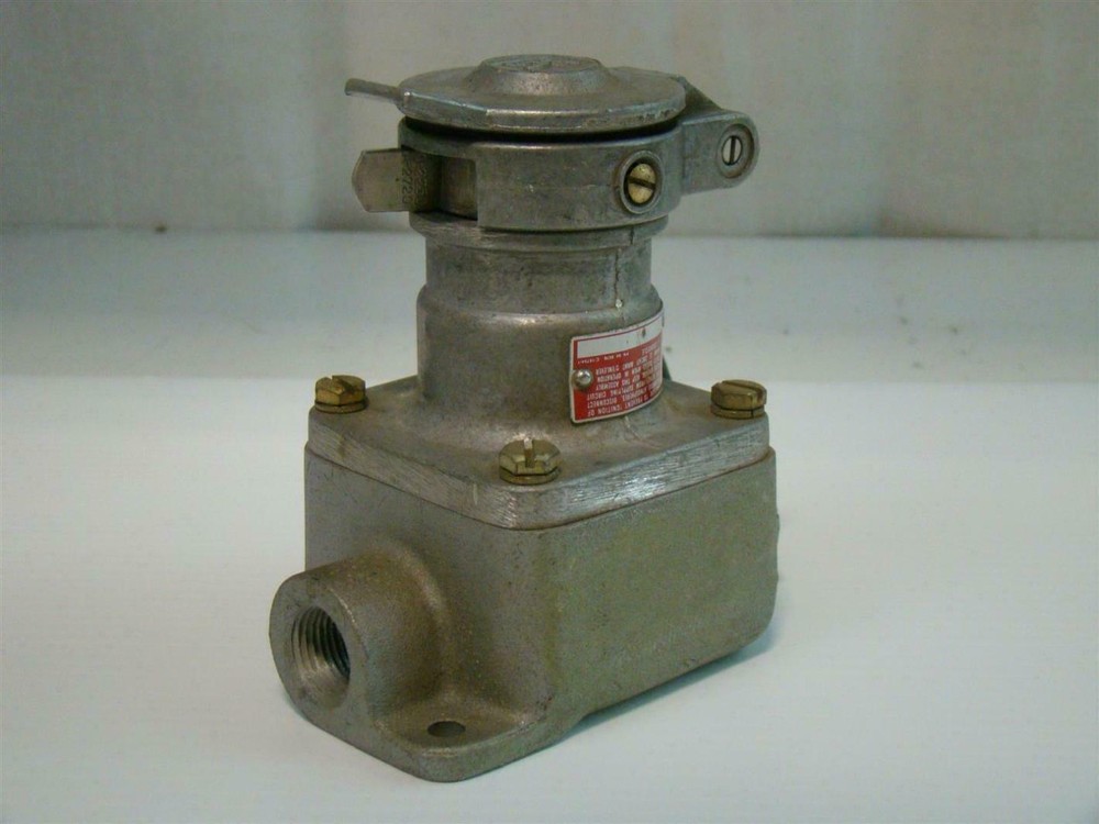 Killark Pin & Sleeve Receptacle 115/230V 20Amp 1HP KRJC-120