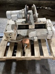 R&M Spacemaster Hoist 1.5 ton capacity With Drive