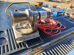 AB Chance 1000lb Cap. Capstan Hoist C308-1170 Swivel base w/ HITCH & Rope Lock