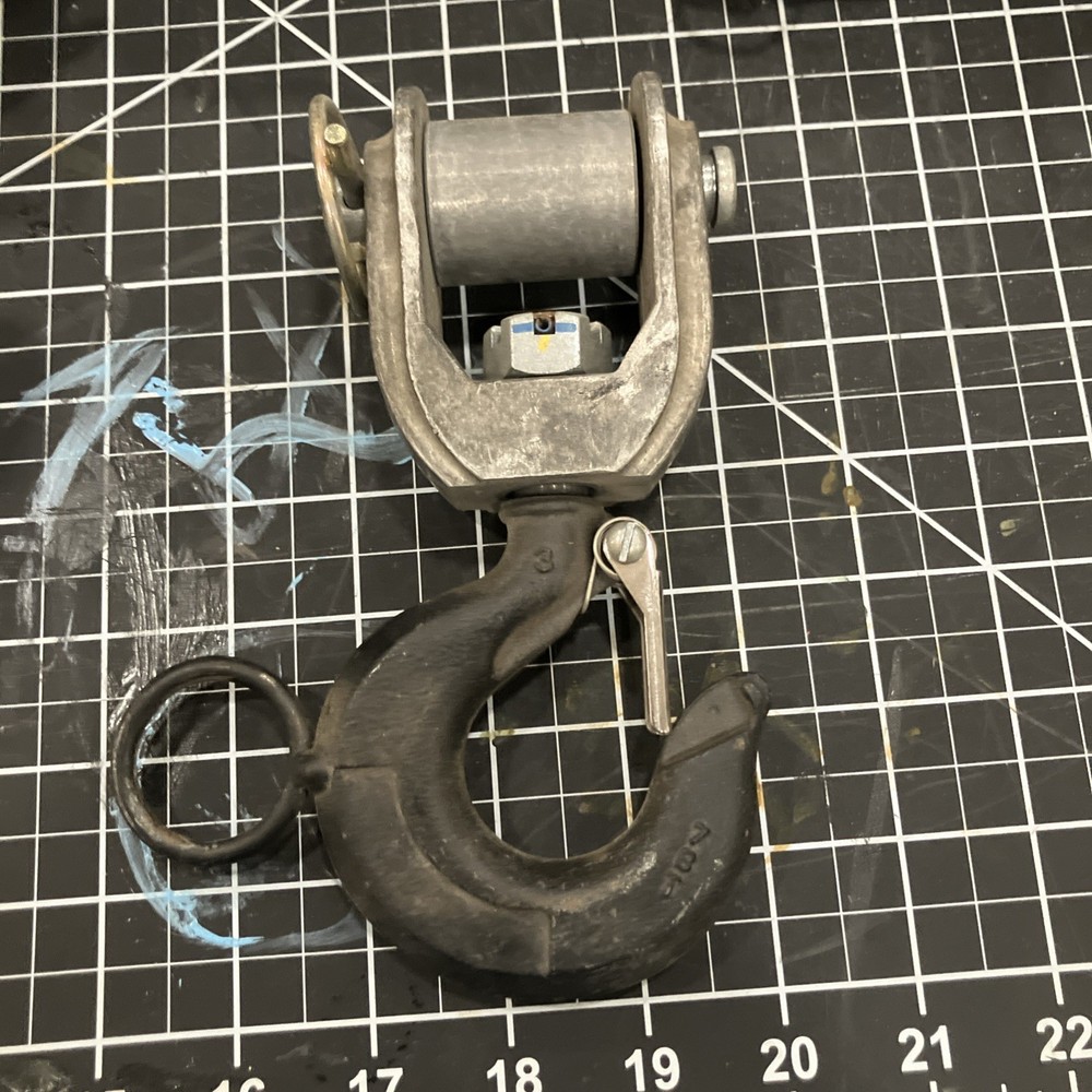 Little Mule Hook and Latch Bottom Block Assembly As Pictures Show,