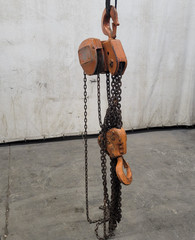 COFFING DUFF-NORTON 8 TON HAND HOIST 8′ LIFT 7′ PULL H2425 W/ CROSBY HOOKS