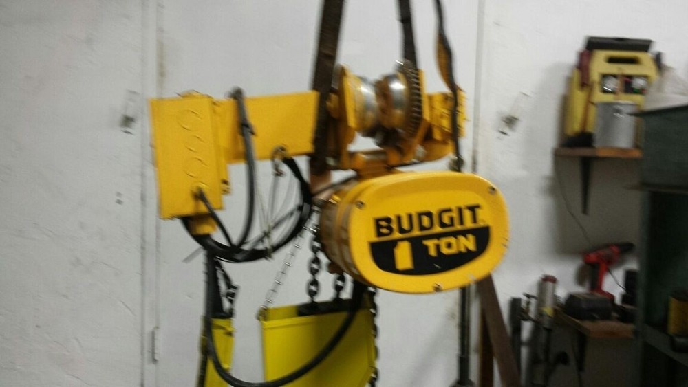 (#560) 1 Ton Budgit EC Hoist 480v-3ph-18′ lift-16fpm-lug-motorized trolley