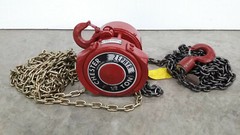 Chester Zephyr Chain Hoist 1/2 Ton Capacity 8′ Lift Length, Hook Type