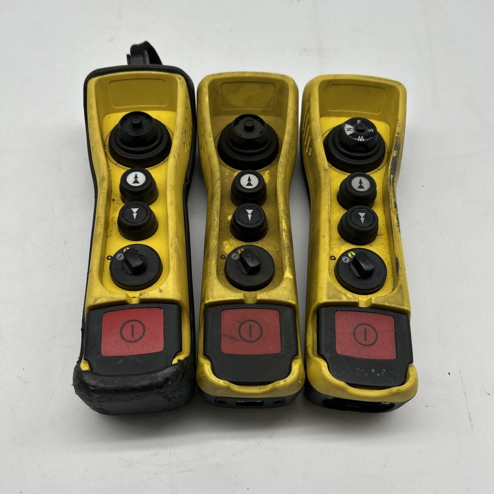 Industrial crane/hoist control pendant