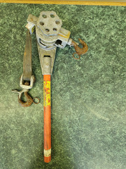 Chance Hoist 1 Ton Ratcheting Strap Hoist Hot Stick Linesman Tool – USED
