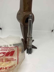 CM Handwheel Shaft & Pinion for Cyclone Hoist 45354 646-4A
