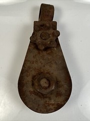 GUNNEBO JOHNSON SINGLE 6 TON SHEAVE SNATCH BLOCK NEEDS REPAIR