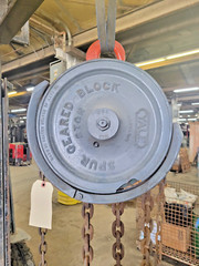 YALE SPUR GEARED BLOCK CHAIN LIFT MODEL B-B 2 TON
