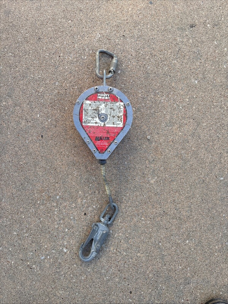 20’ Miller Mighty Lite Retractable Lifeline Lanyard #RL20BG/20.Used