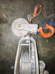 LUG-ALL 3000-6000 lbs Cable Hoist