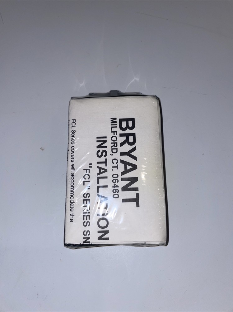(1) New HUBBELL BRYANT CAST ALUMINUM WEATHERPROOF COVER Plate 4510D