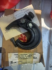 ONE LATCHLOK HOOK CODE NO 61001 3/4 TON CM HOIST COLUMBUS MCKINNON CORP 61001