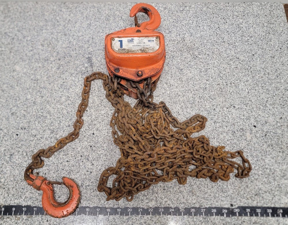 DUFF NORTON LYNX LHH-1A 1 TON MANUAL CHAIN HOIST