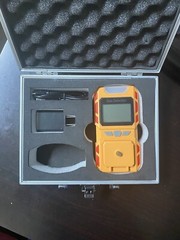 COMBUSTIBLE GAS LEAK DETECTOR; PORTABLE 4-1 GAS DECTECTOR RECHARGEABLE