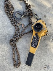 Badger Manual Chain Hoist 3/4 Ton 20ft. Lift LC008