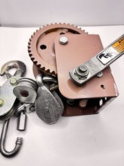 Dutton Lanson 1100 Lb Winch Lift Hoist DL1100 Lb Winch Come-Along With Hooks