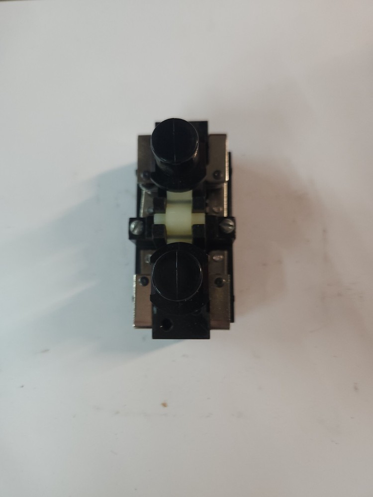 HUBBELL, PG2 PBP PUSHBUTTON INSERT PLUG-IN, 28318-002