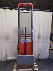 Presto Battery Electric Rolling Lift Unit – 1,000 LB Capacity