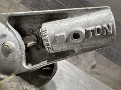 Chance Hoist 1 Ton Ratcheting Strap Hoist. Missing Hot Stick Handle