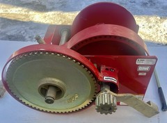 Thern M492 Hand Winch, Spur Gear, 10, 000 Lb Pulling Capacity New Open Box