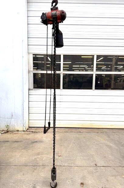 INGERSOLL-RAND ARO PNEUMATIC HOIST 1 TON 7775D 10FT CHAIN