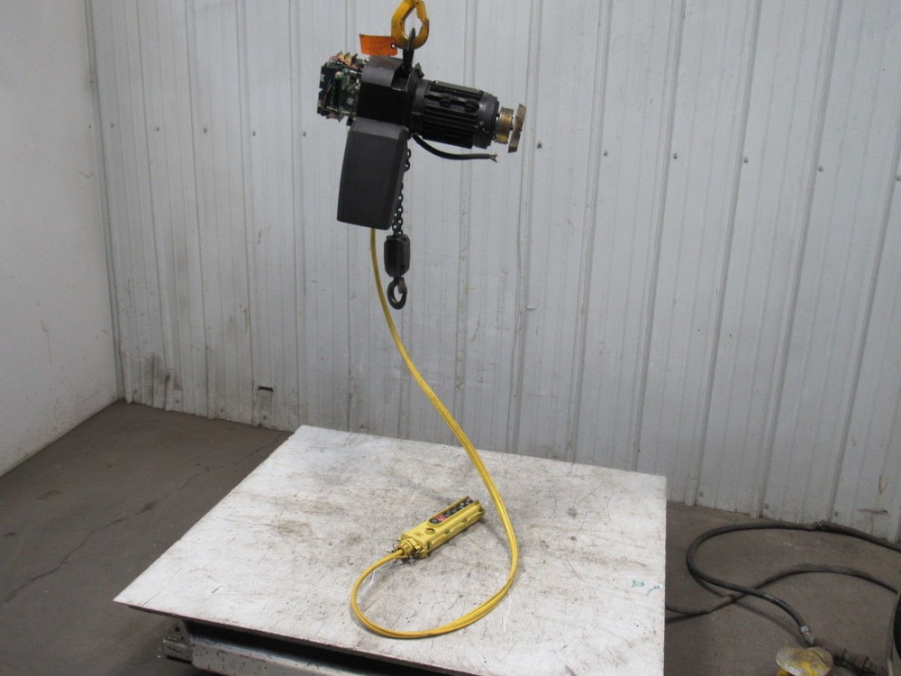 P & H 1/2 Ton Electric Chain Hoist 1000 lb 12′ Lift 460V W/7′ Pendant