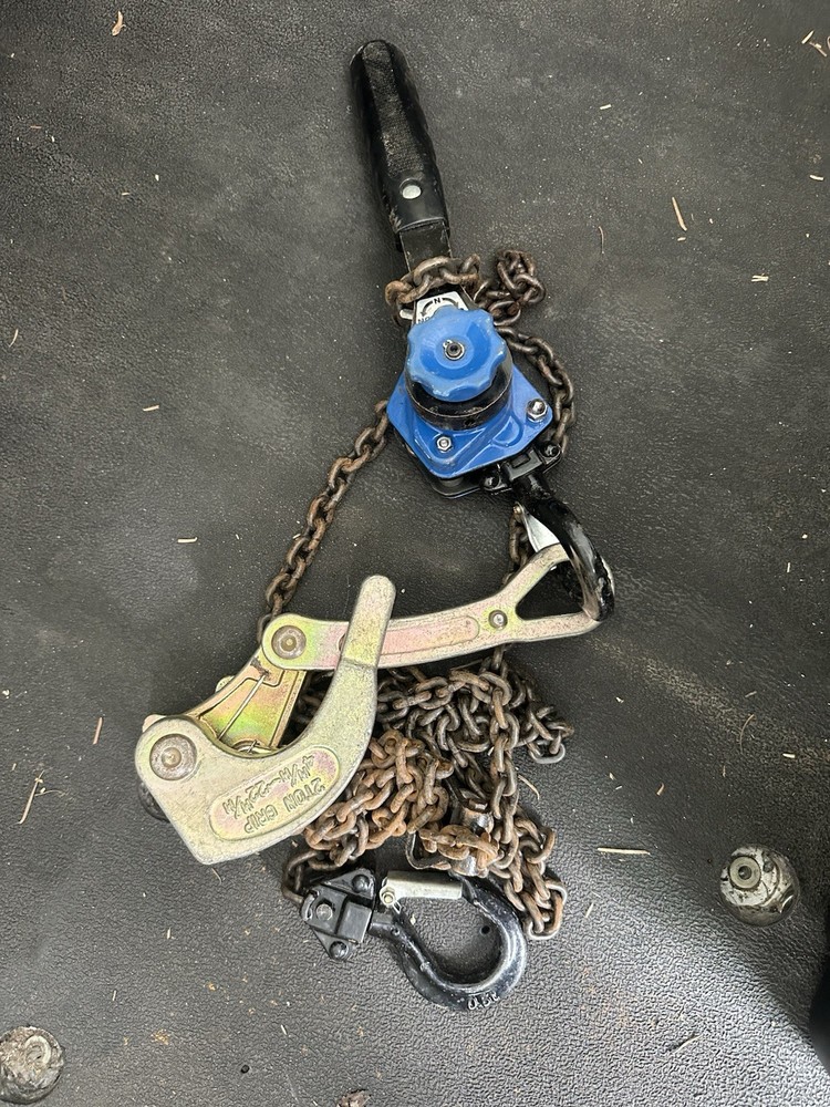 Chain Hoist 1/2 Ton With Pulling Grip