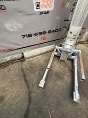 Genie Superlift Contractor, SLC- 12, 650 lbs Load, Lift Height 12’ 10”, MINT, #1