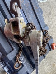 Vintage Tug It 1 1/2 Ton Ratchet Chain Hoist Winch Rigging Puller Lift Used