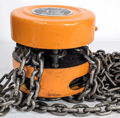 1 Ton Chain Hoist Central Machinery Grade 80 Steel Chain Model 00996 w/Box