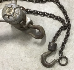 Chisholm- Moore Hoist Division Model B 1-1/2 Ton Made in U.S.A.