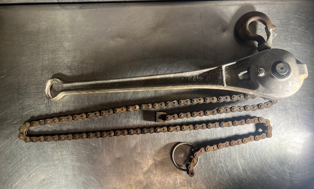 A.B. Chance 3/4 Ton Ratchet Link Chain Hoist. Will Need 2nd Hook Installed. ID 1