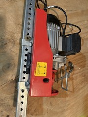 Electric 800lb Hoist With Control