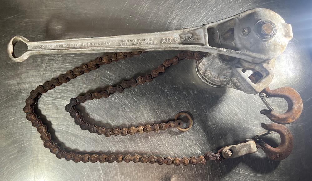 A.B. Chance 1 1/2 Ton Ratchet Chain Hoist