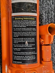 Truck Crane 1000 LBS Hitch Mounted, Orange *HYDRAULIC JACK AND HANDLE ONLY