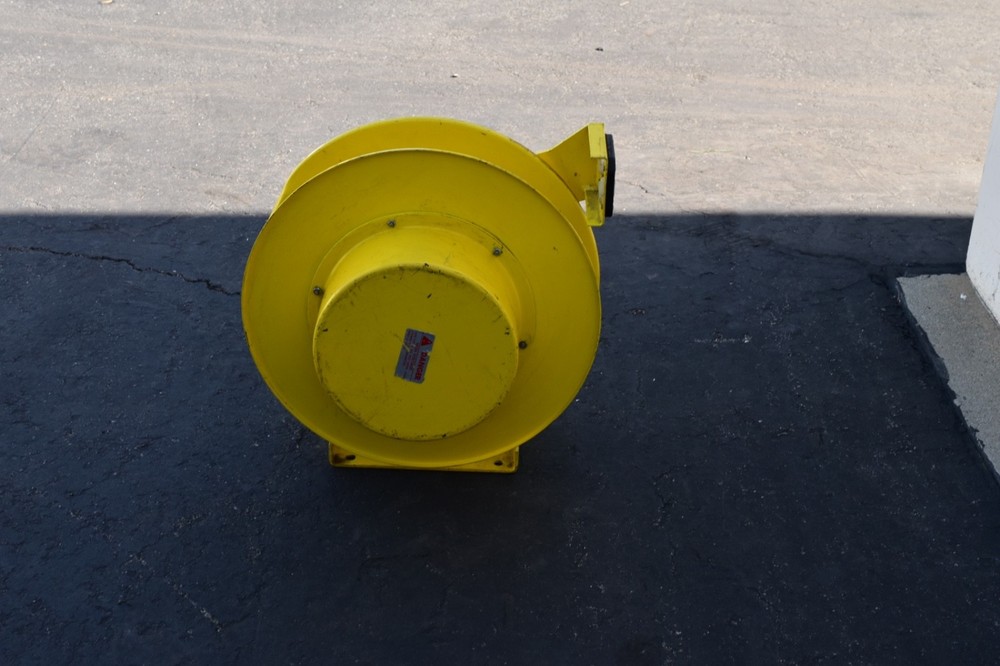 Woodhead AeroMotive, heavy-duty retractable cable reel, 600 volts