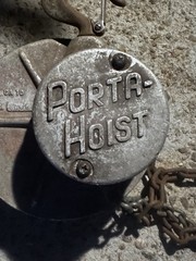 Coffins 1/2 Ports Hoist