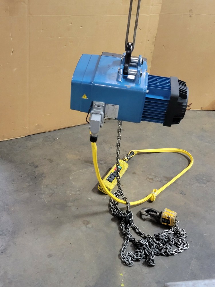 DEMAG ELECTRIC CHAIN HOIST 1/1 H5 V7,2/1,8 440/480V 2200LBS 200″ DROP – USED