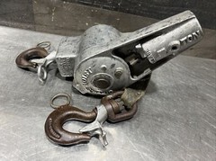 Chance Hoist 1 Ton Ratcheting Strap Hoist. Missing Hot Stick Handle