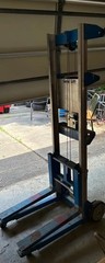 Genie Manual Material Lift DLB600A 500 lbs Capacity Hoist Crane